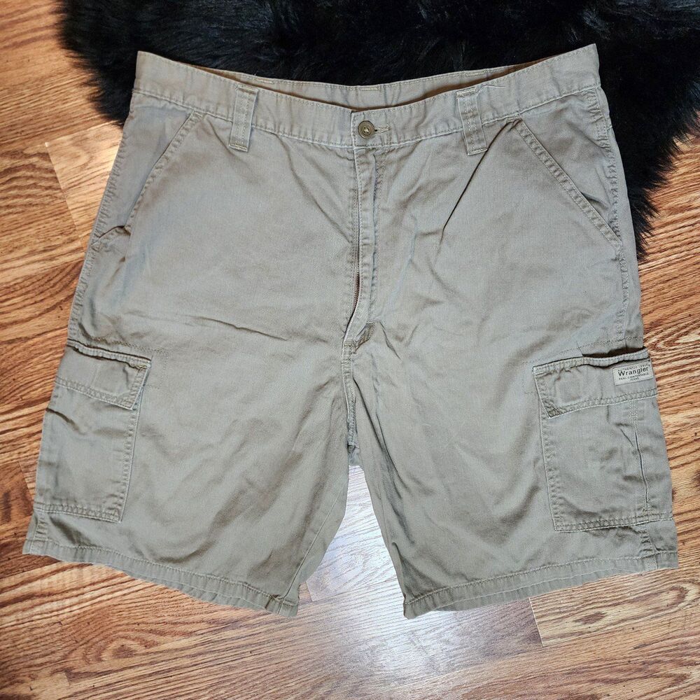 Men's Tan Wrangler Cargo Shorts Size 38